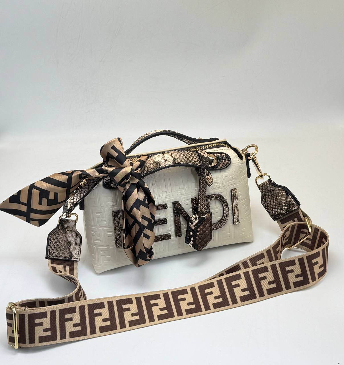 6001590074988415847 FENDI Women's Handbag Model Small Handbag