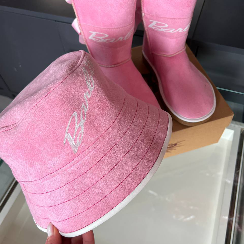 2 UGG & BARBIE boot and hat set