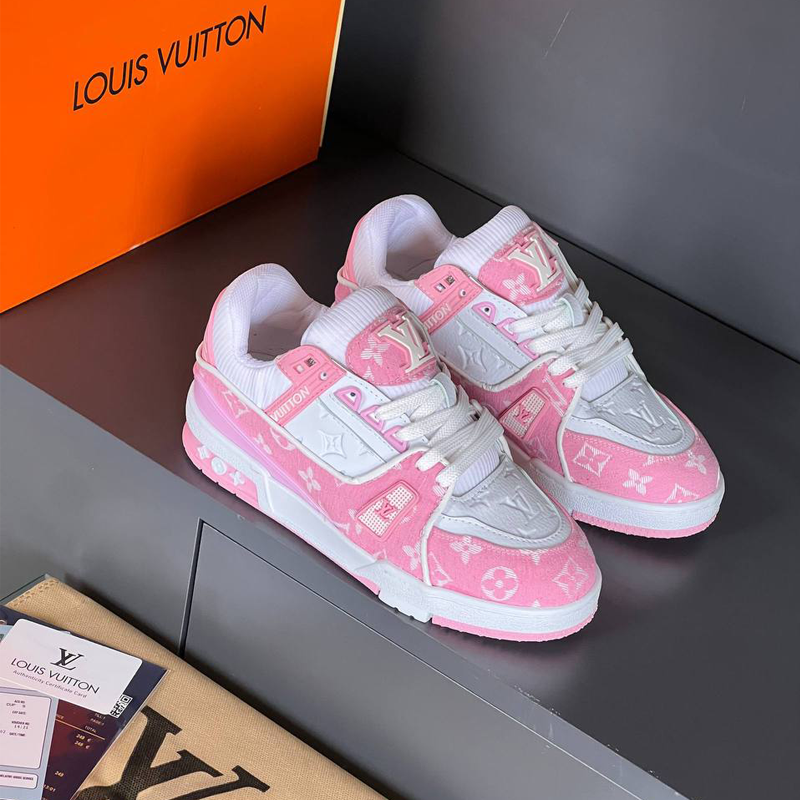 Untitled-1 اسنیکر زنانه Louis Vuitton صورتی