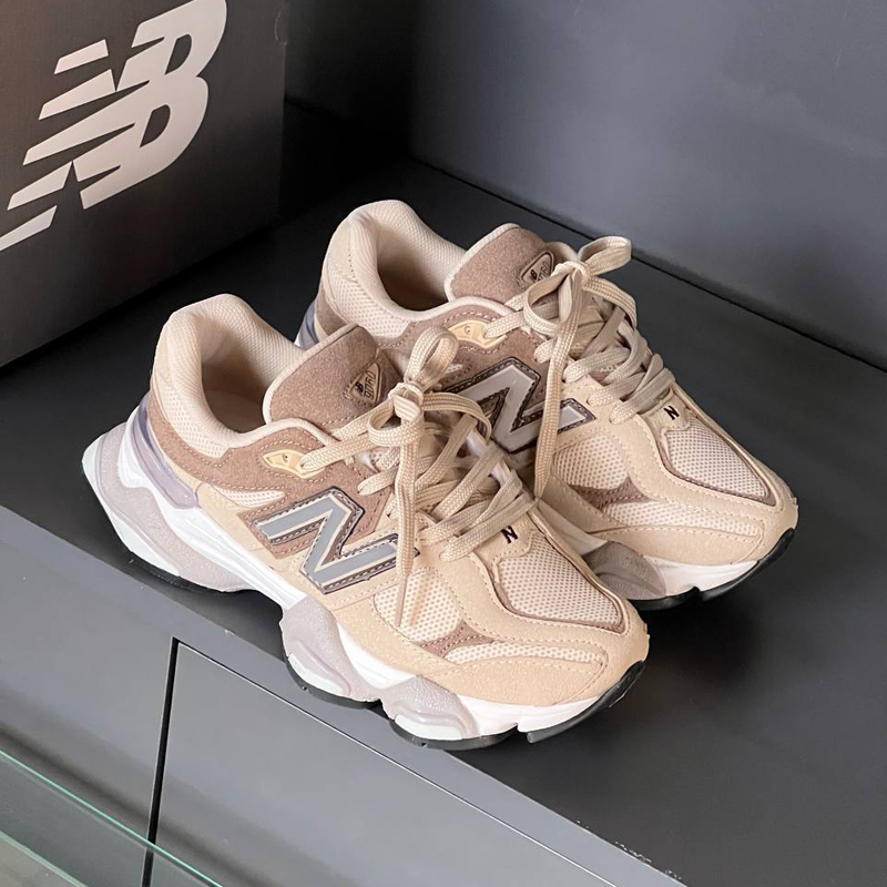Untitled-1 کتونی زنانه New Balance 9060 رنگ کرم